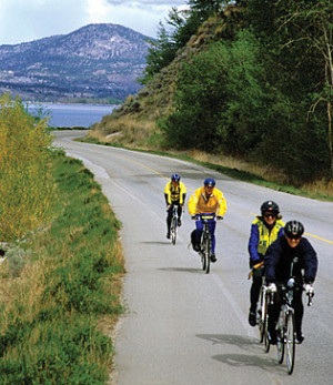 Cyclists-Skaha-Lake
