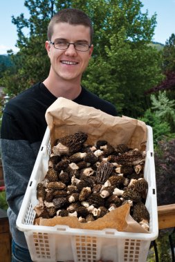 Scott-Moran-food-forage-mushrooms