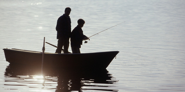 fishing-boat-stock-lake